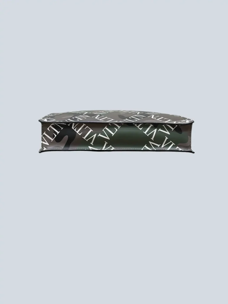 Garavani, pochette VLTN in pelle camouflage., foto 5 di 12