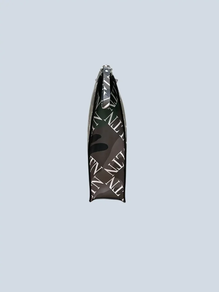 Garavani, pochette VLTN in pelle camouflage., foto 3 di 12
