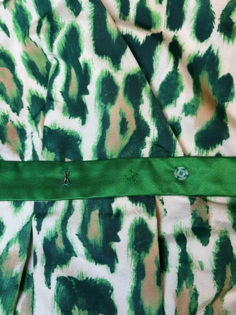By John Galliano, top in seta stampa animalier, 36fr., foto 5 di 9