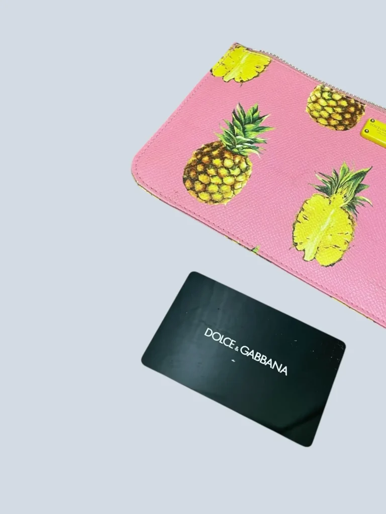 Pochette in pelle martellata stampa ananas., foto 6 di 9