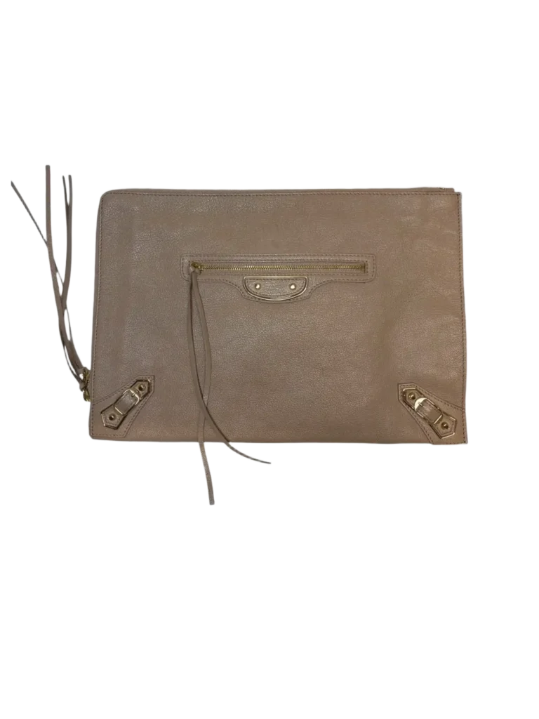 Pochette City in pelle con borchie.