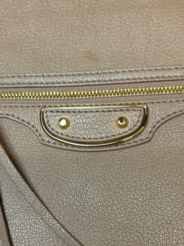 Pochette City in pelle con borchie., foto 5 di 6