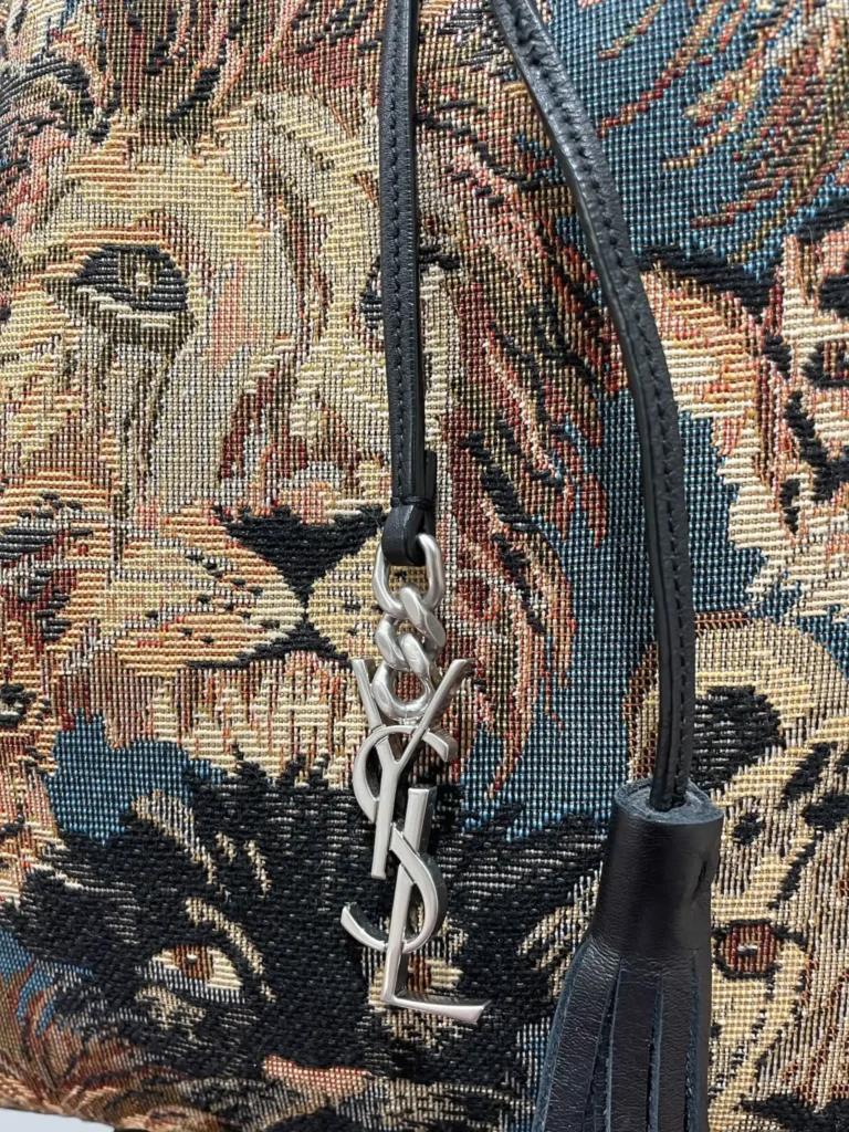 Borsa a secchiello Emmanuelle in tessuto jacquard Jungle., foto 9 di 10
