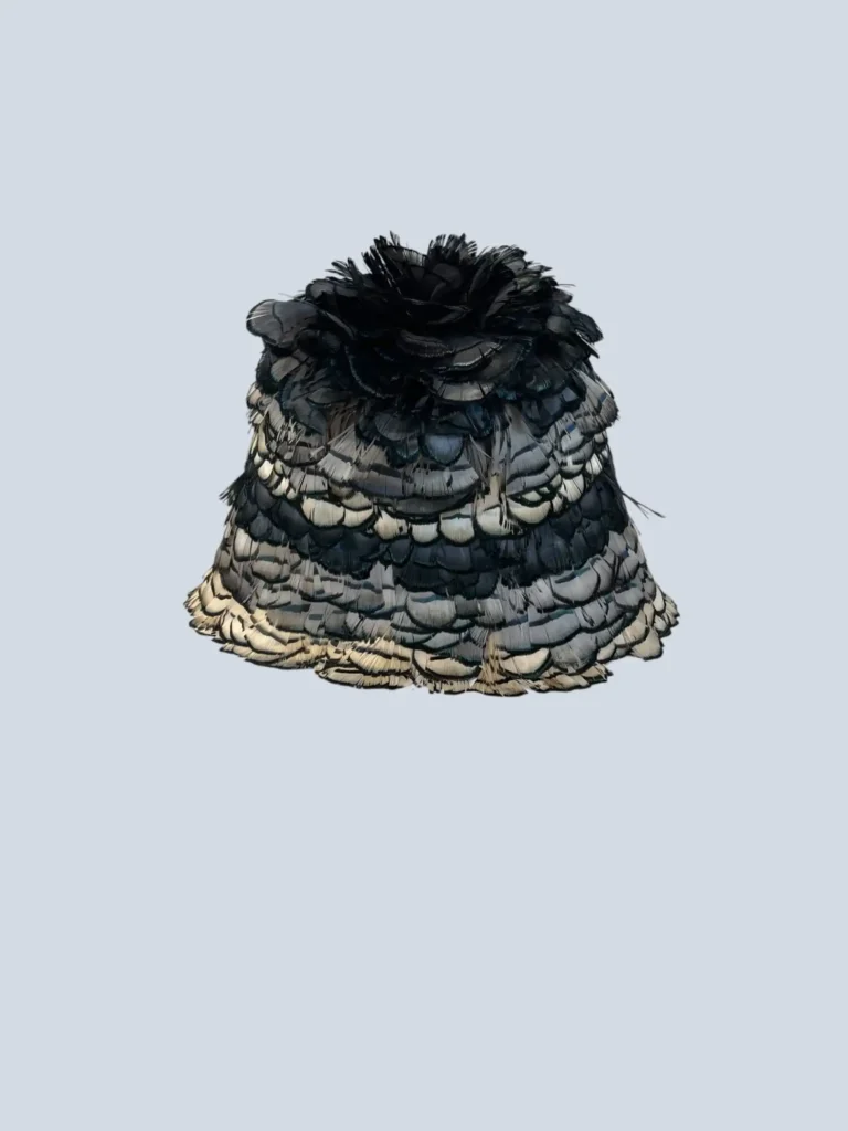 Cappello bucket in piume e rete, M., foto 4 di 10