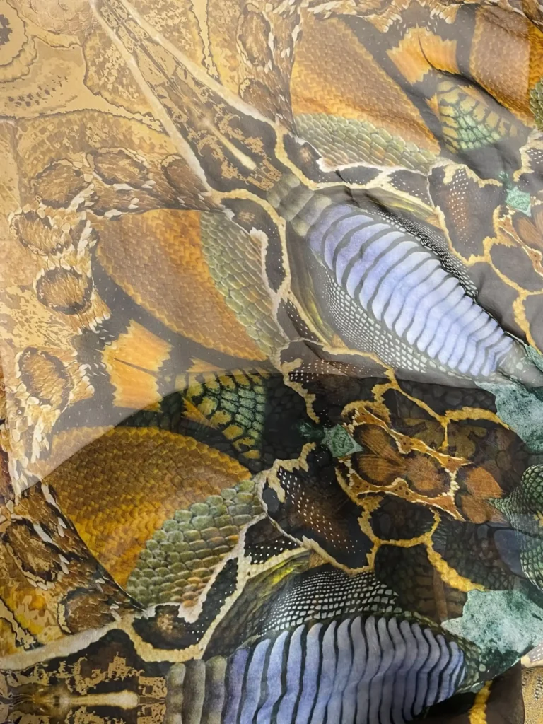 Tuta e foulard con stampa animalier, S., foto 9 di 11