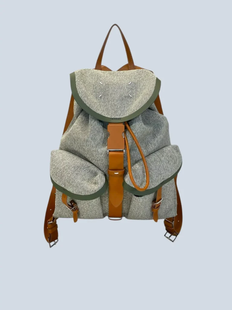 Zaino in tela canvas e pelle.