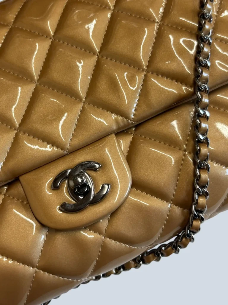 Borsa a spalla Timeless Classic Flap in vernice matelassé., foto 13 di 13