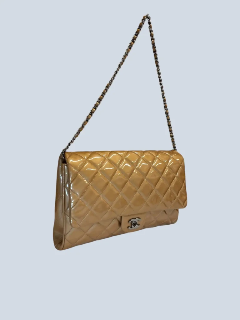 Borsa a spalla Timeless Classic Flap in vernice matelassé., foto 2 di 13