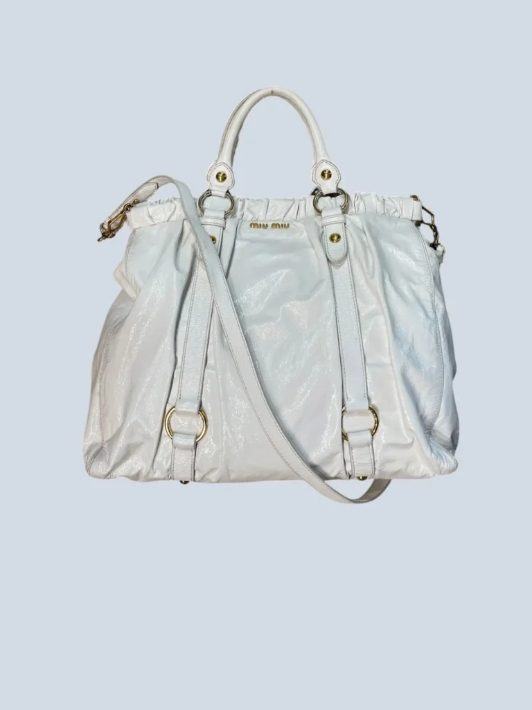 Borsa tote a tracolla in vernice Lux Ruched.
