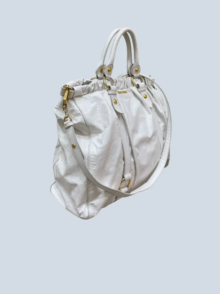 Borsa tote a tracolla in vernice Lux Ruched., foto 2 di 16