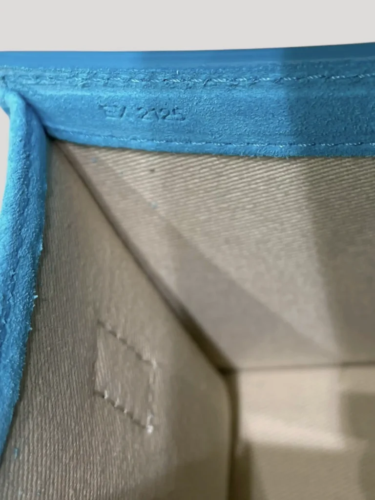 Le Grand Bambino suede crossbody bag, photo 8 of 8