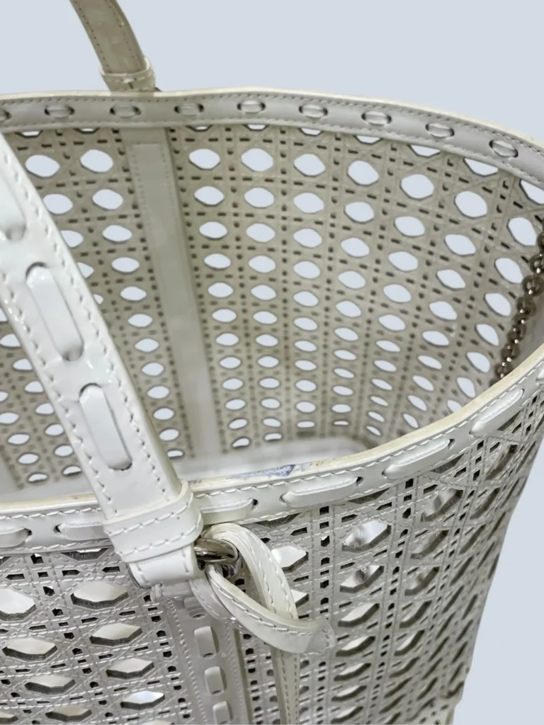 Borsa tote in pelle Cannage traforata e vernice., foto 17 di 18