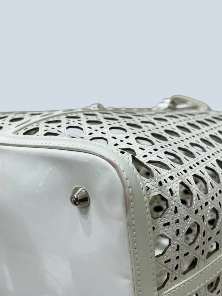 Borsa tote in pelle Cannage traforata e vernice., foto 10 di 18