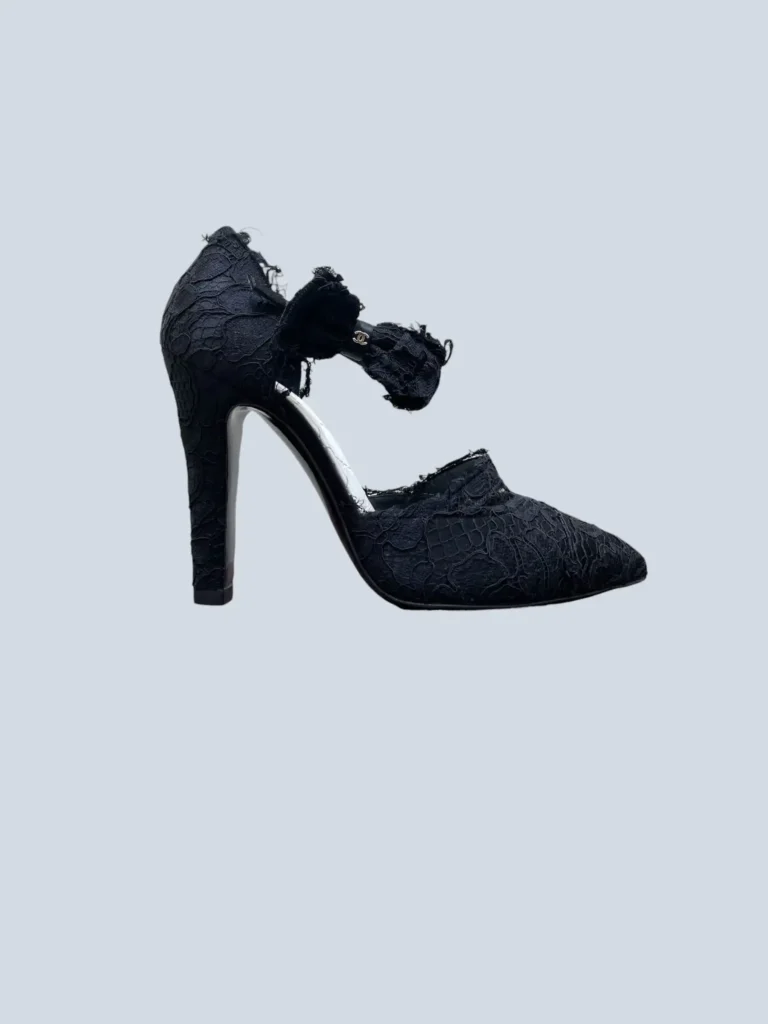 By Karl Lagerfeld, décolleté in pizzo e pelle con fiocco, 36,5C.