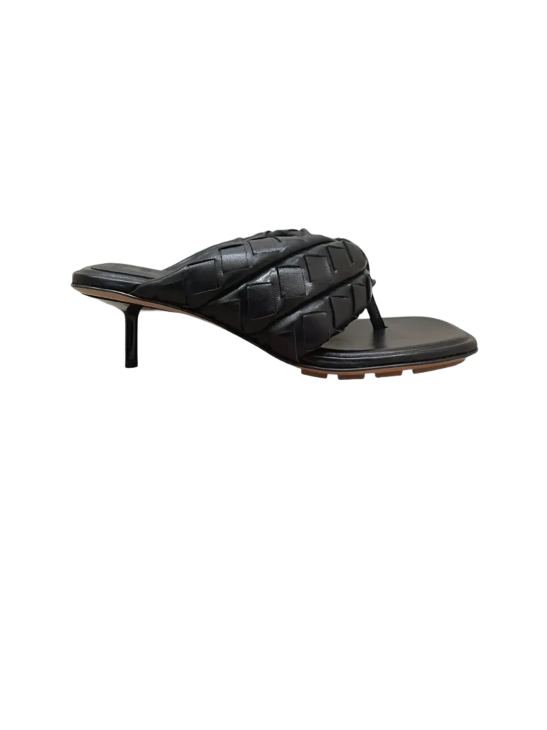 Salsa heeled flip-flops in Intrecciato nappa, 37.