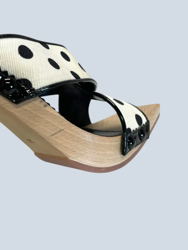 By Tom Ford, sandali a pois e vernice con tacco in legno, 39., foto 7 di 7