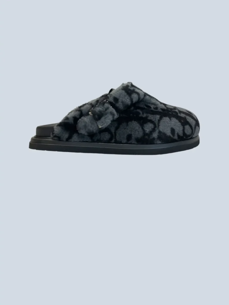 Mules Acqua in shearling con motivo Dior Oblique, 43.