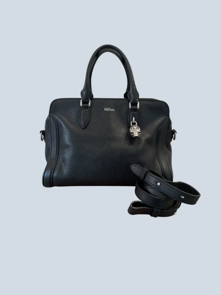 Borsa Skull Padlock Small in pelle martellata.