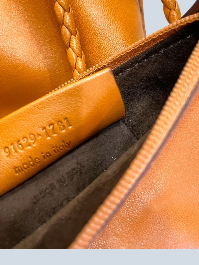 By Tom Ford, borsa a spalla in pelle con manici intrecciati., foto 6 di 10