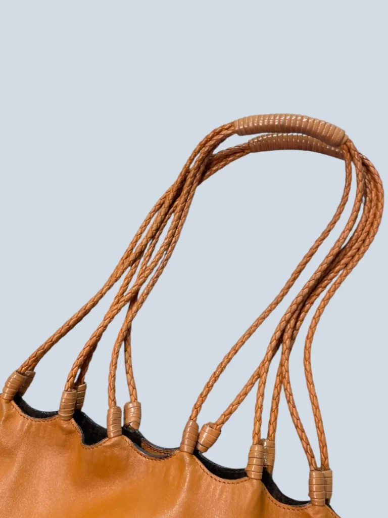 By Tom Ford, borsa a spalla in pelle con manici intrecciati., foto 4 di 10