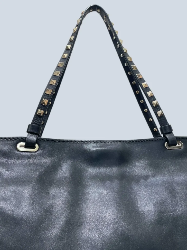 Garavani, borsa shopper a spalla Rockstud in pelle., foto 9 di 13