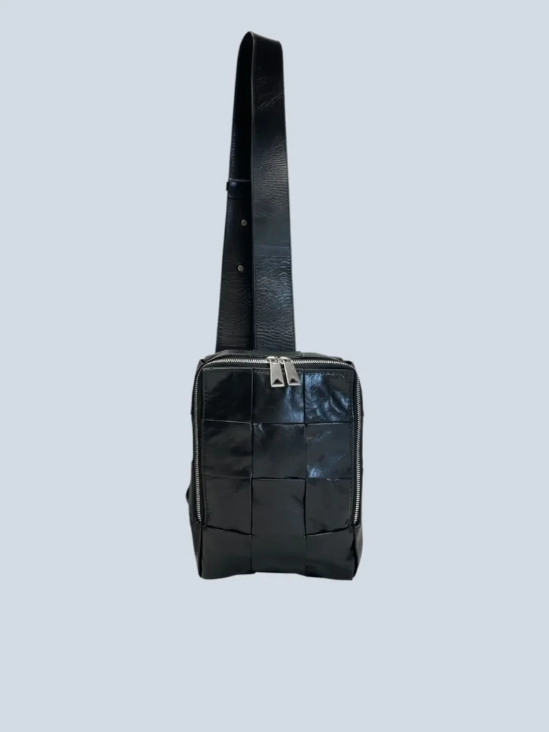 Borsa a tracolla Cassette Sling in nappa.