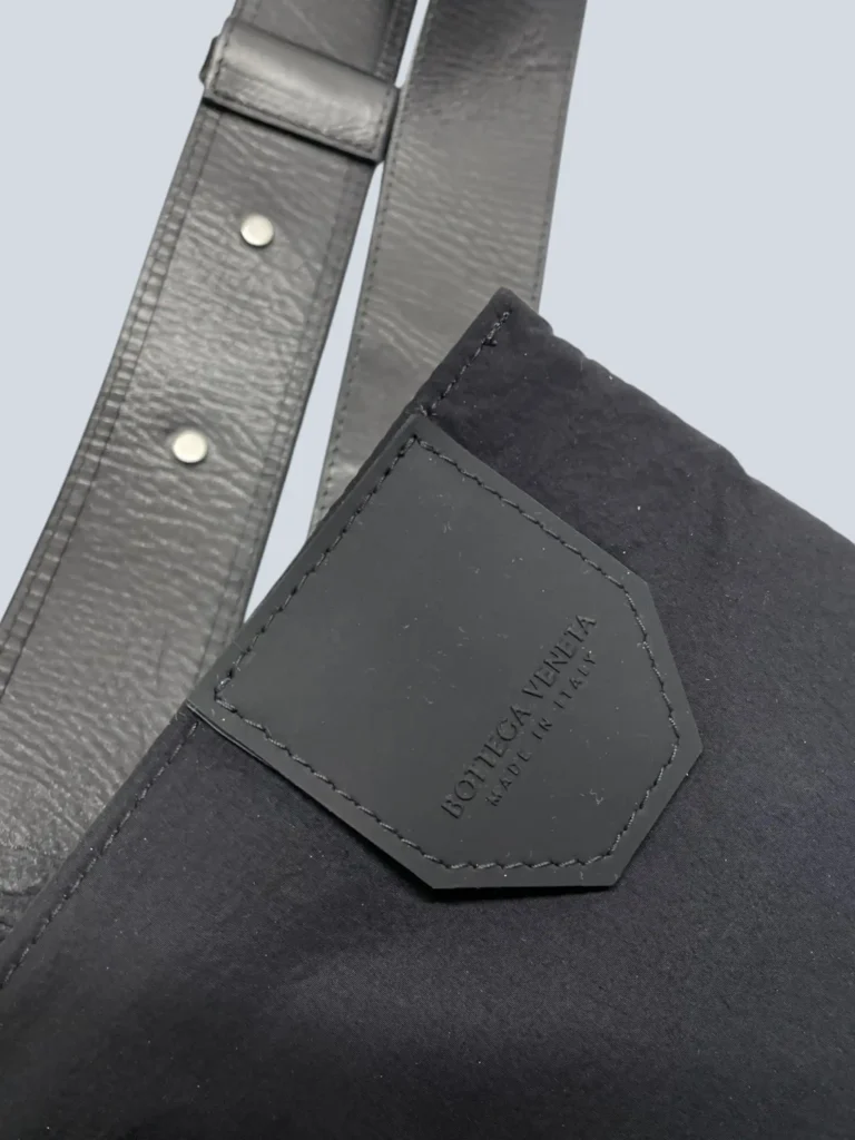 Borsa a tracolla Cassette Sling in nappa., foto 7 di 10