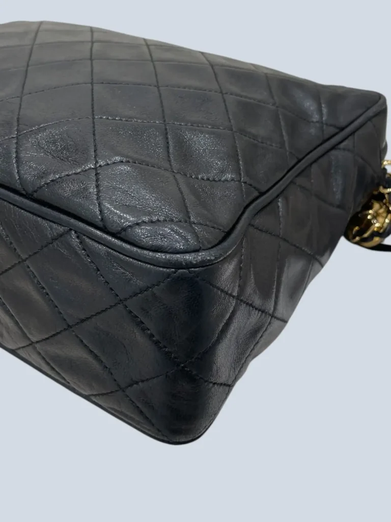 Borsa a tracolla Camera Bag in nappa matelassé., foto 13 di 15