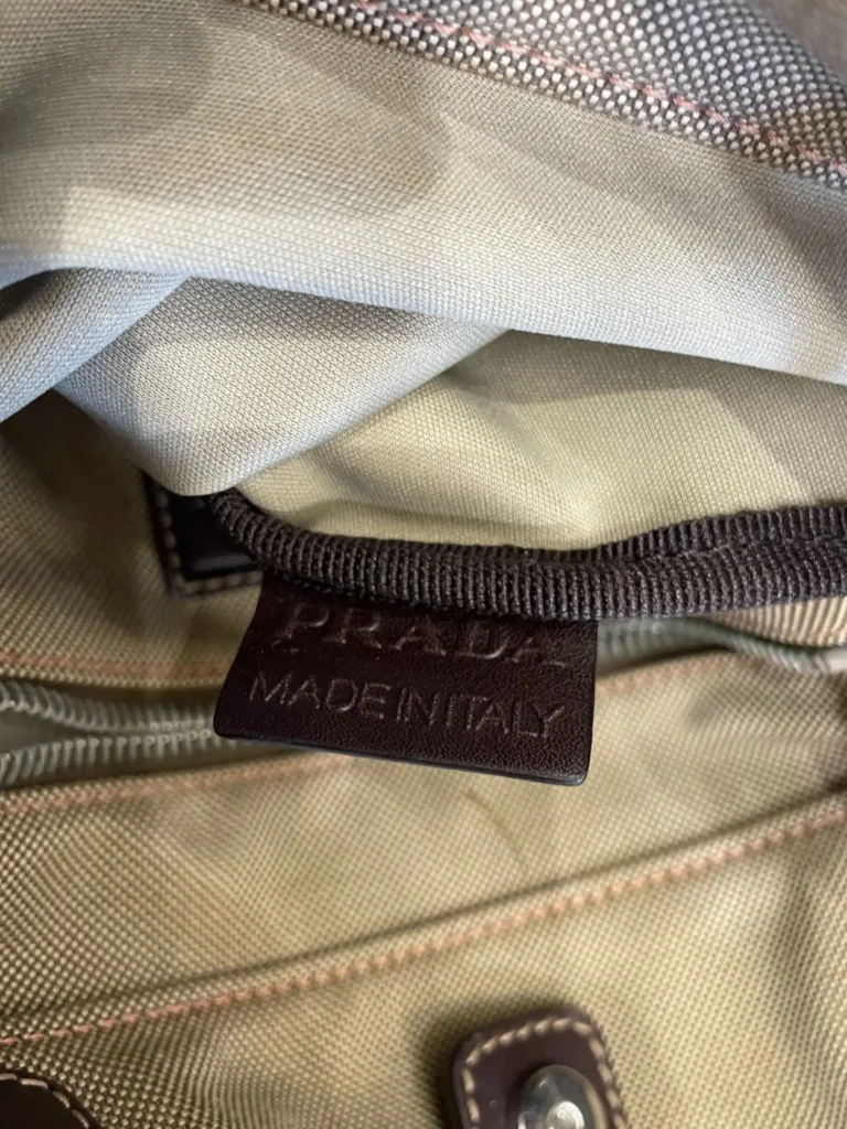 Prada, borsa a tracolla in tela Canapa e pelle con logo jacquard., foto 8 di 9