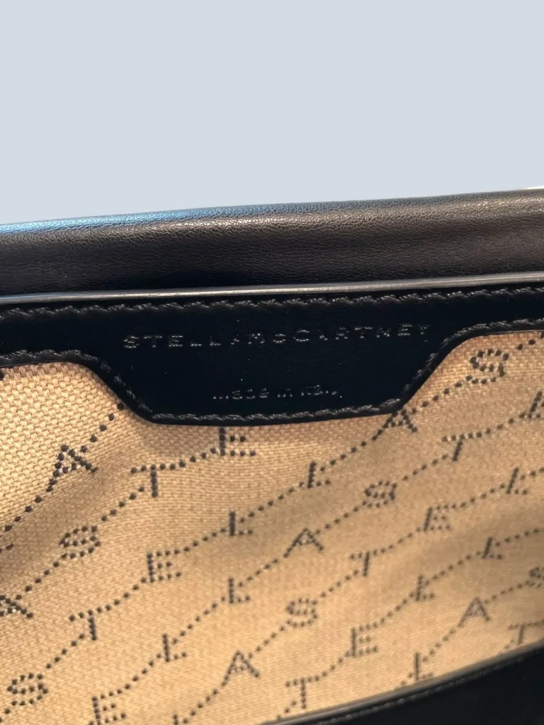 Borsa a spalla in canvas e ecopelle con logo all over., foto 6 di 9
