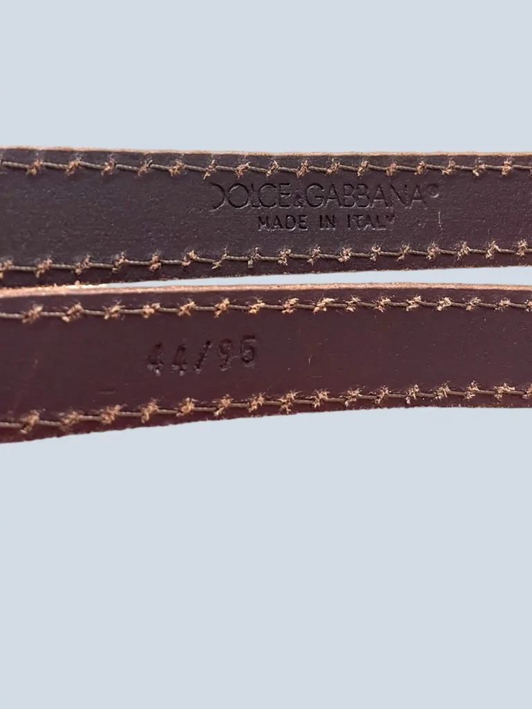 Cintura in pelle con decorazioni metalliche., foto 7 di 7