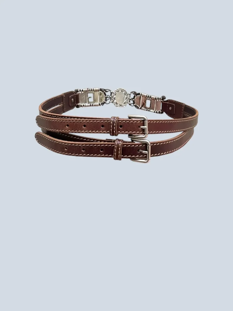 Cintura in pelle con decorazioni metalliche., foto 2 di 7