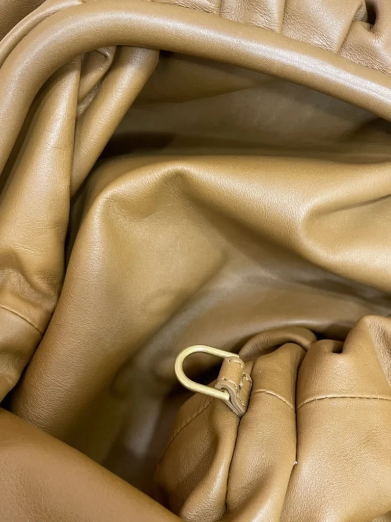 Clutch The Pouch Maxi in nappa., foto 10 di 12