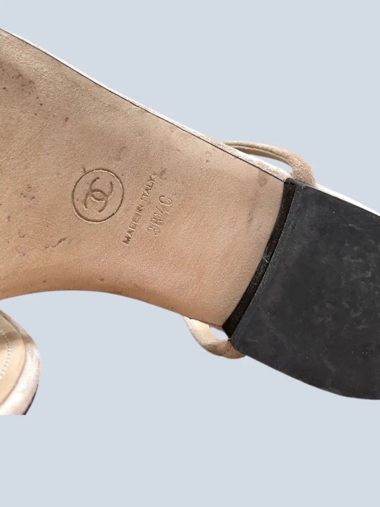 Sandali infradito Camelia logo in suede e vernice, 38,5C., foto 8 di 9