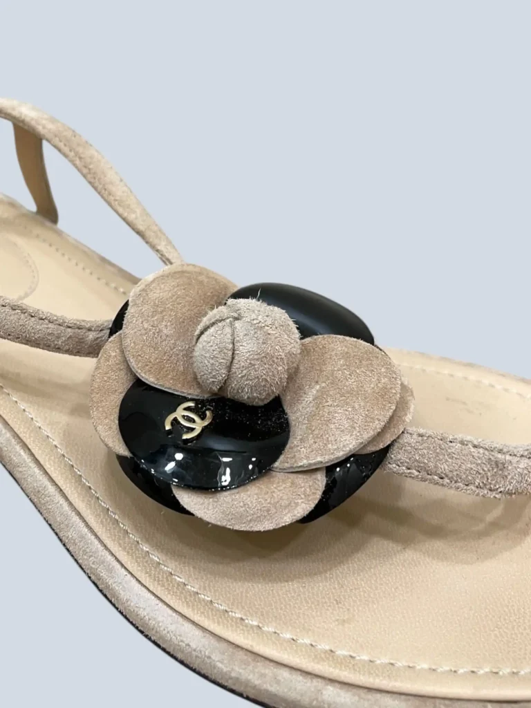 Sandali infradito Camelia logo in suede e vernice, 38,5C., foto 7 di 9