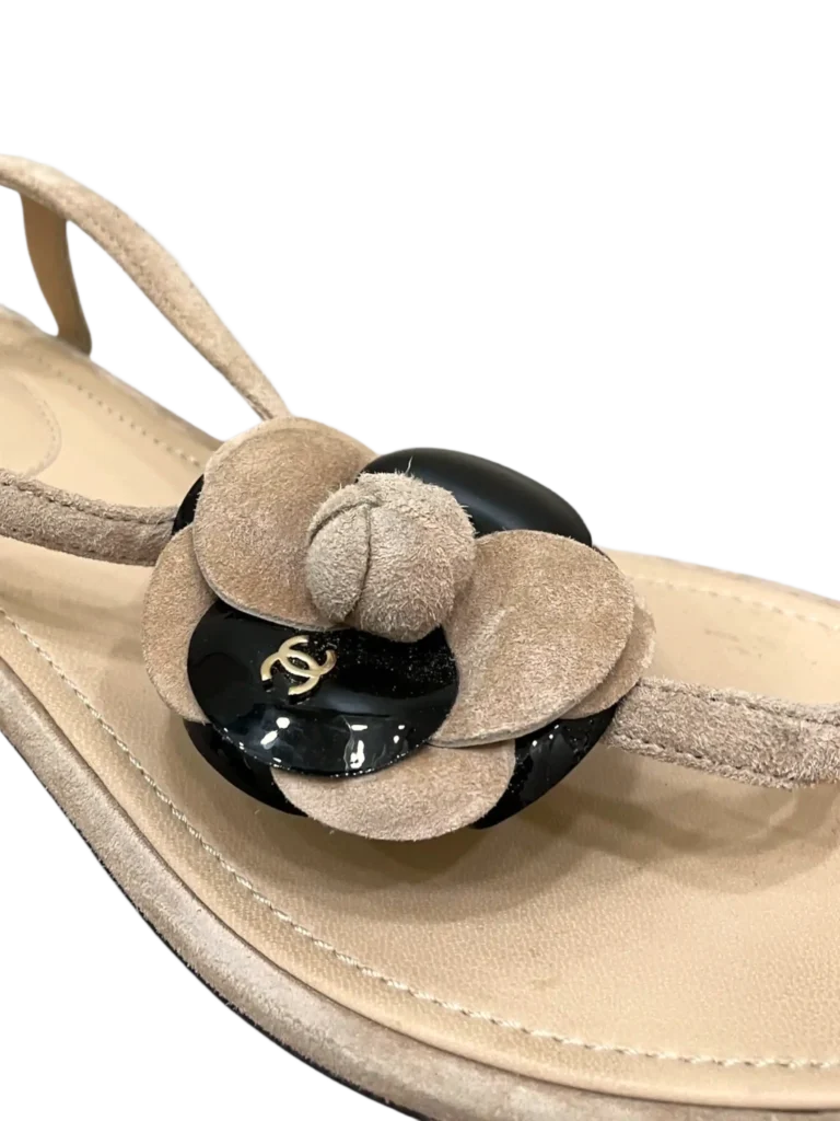 Sandali infradito Camelia logo in suede e vernice, 38,5C., foto 7 di 9