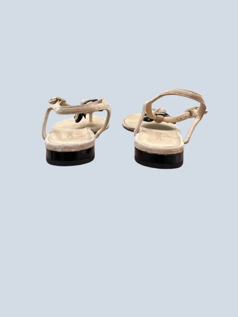 Sandali infradito Camelia logo in suede e vernice, 38,5C., foto 4 di 9