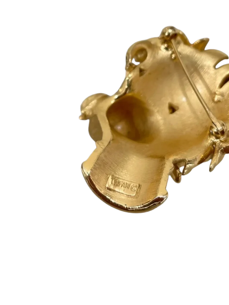 Vintage 3D metal dog brooch, photo 3 of 3
