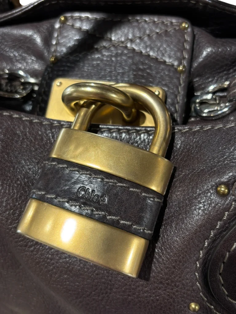 Borsa a spalla Paddington Media in pelle martellata., foto 9 di 9