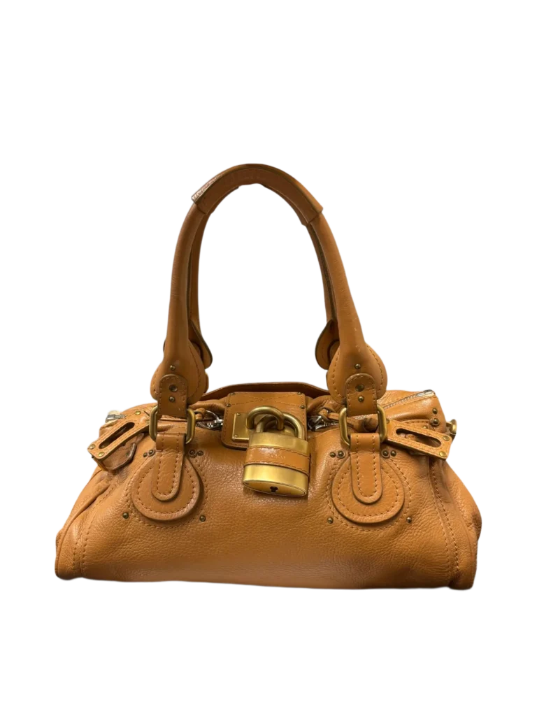 Borsa a spalla Chloé Paddington Media in pelle marrone con lucchetto dorato.