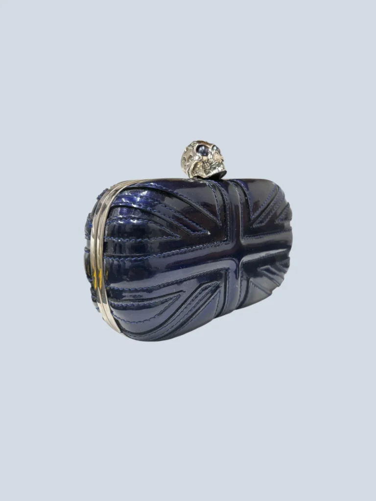 Pochette con teschio e bande in pelle lucida., foto 2 di 8