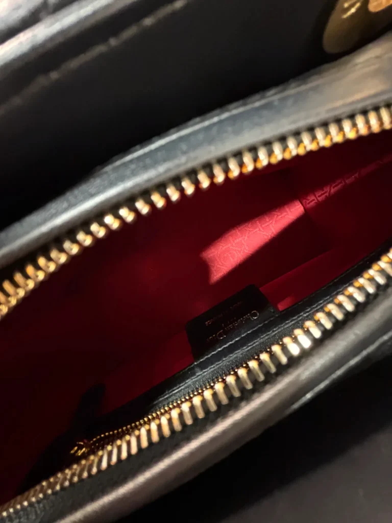 Borsa media Lady Dior in pelle cannage, foto 11 di 11