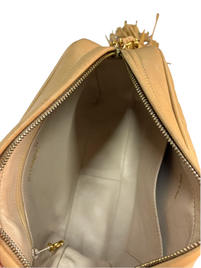 Borsa a tracolla Camera Bag in pelle matelassé, foto 10 di 11