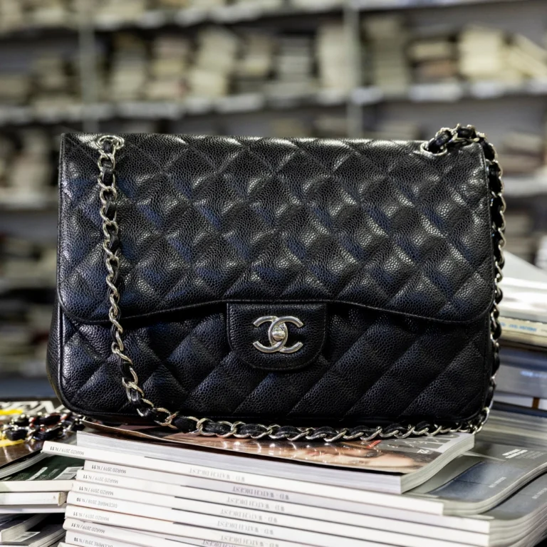 How to clean a vintage leather bag: the expert guide