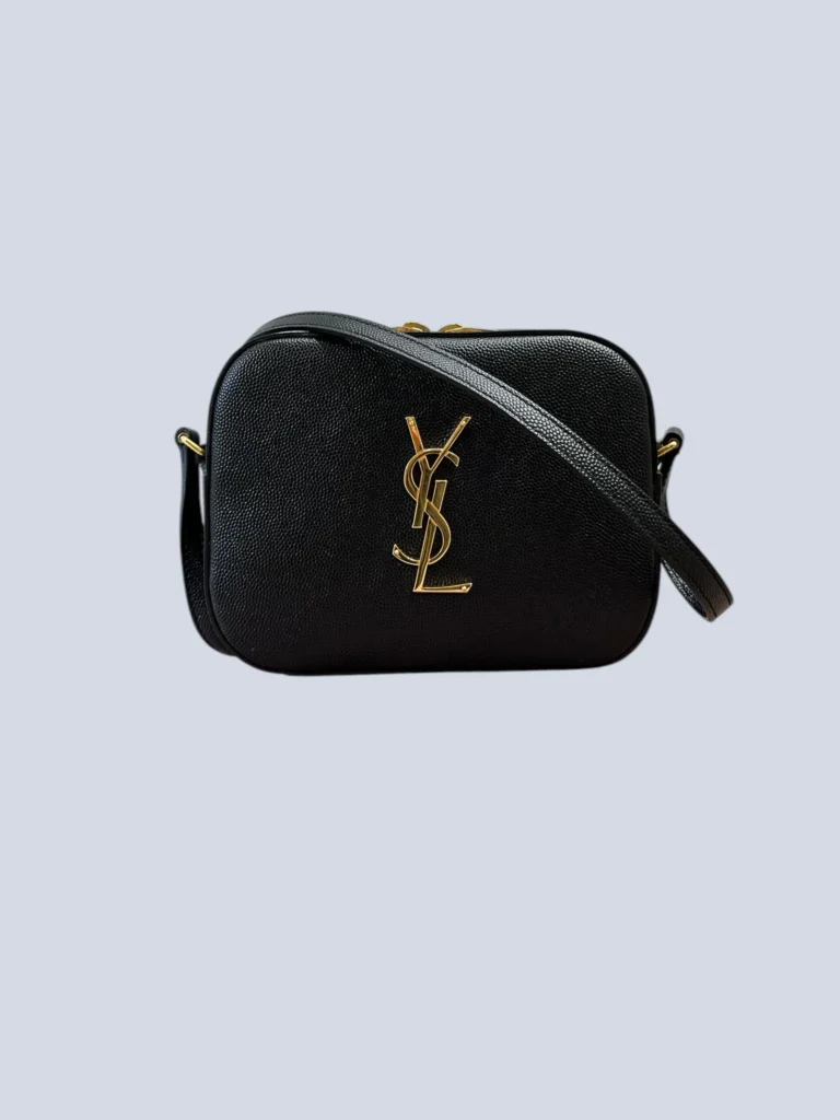 Borsa a tracolla Saint Laurent nera con logo dorato in vista frontale.