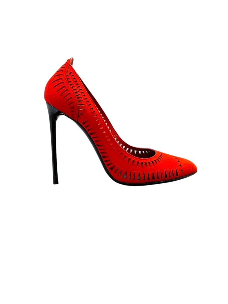 Décolleté Tom Ford in suede rosso traforato, vista laterale.